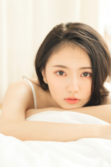 掀开杨幂的裙子扯下内裤